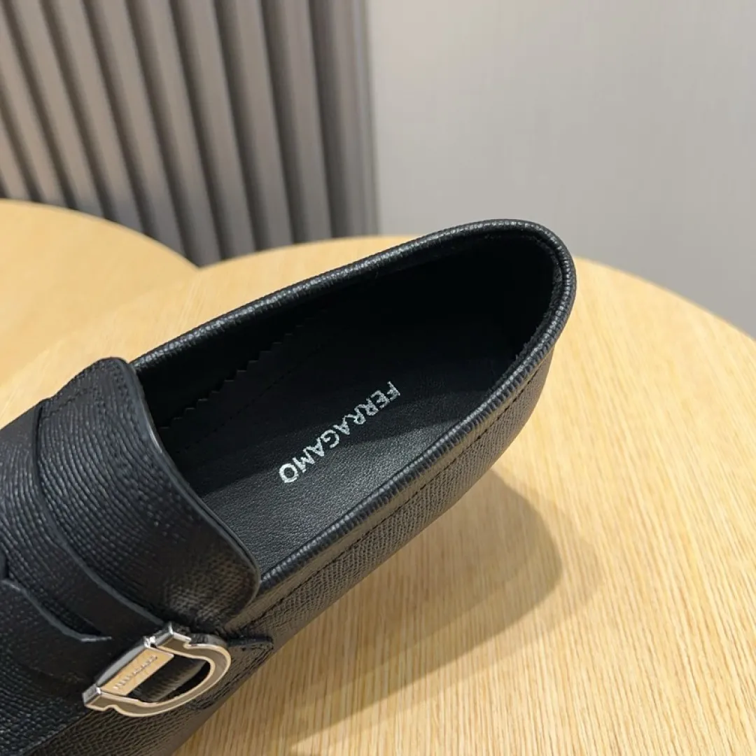 Men's Men's Shoes💰P640💰🔥《Ferragamo》👏Latest • High-end top brand luxury ~ purchasing agency, top quality ~. New fashionable business men's shoes🔜The uppers are made of original open-edge beaded cowhide➕cowhide·lining, with fine workmanship. The original stylish and soft combination wear-resistant and non-slip outsole is light and comfortable on the feet. The real thing looks better in real photos. Size: 38--44